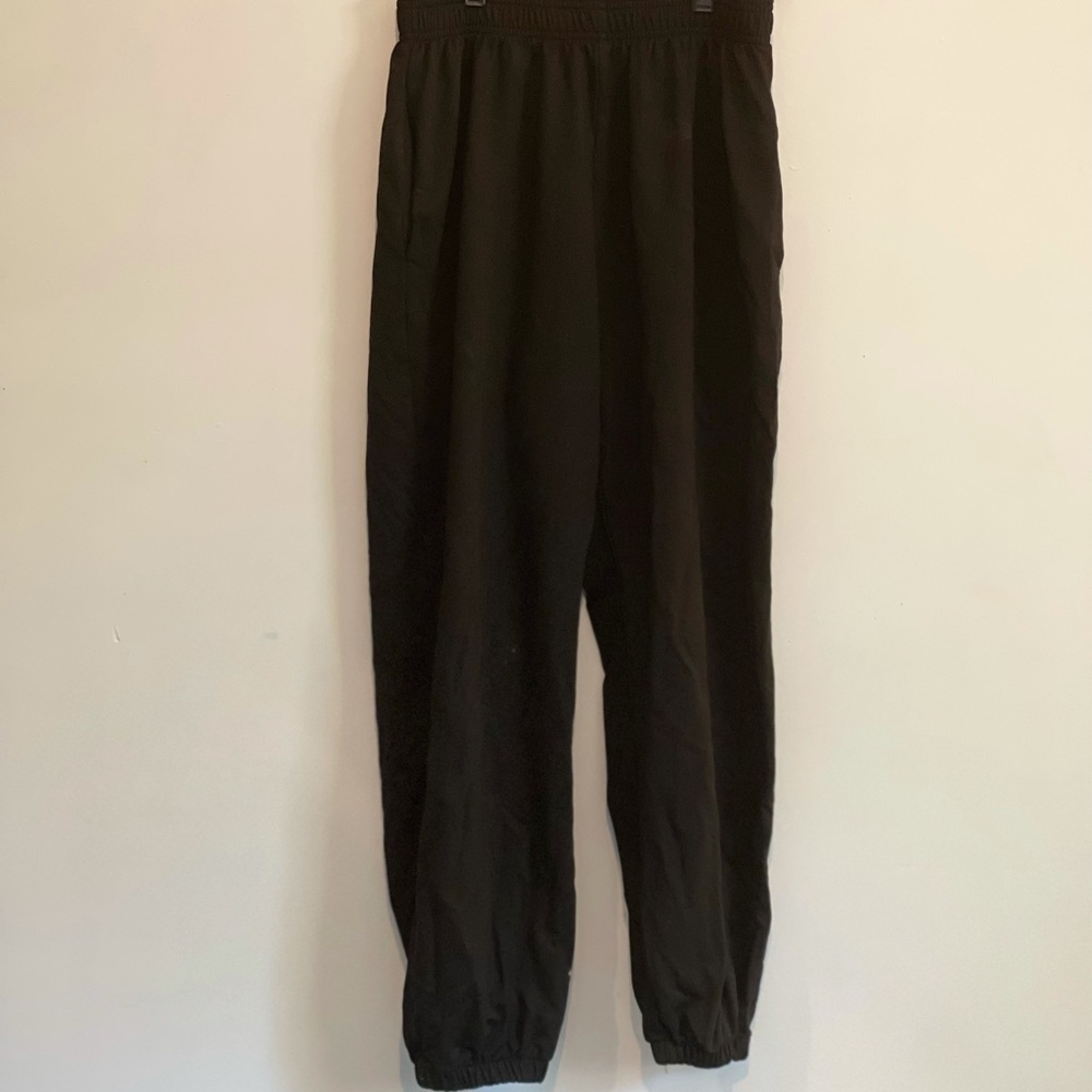 L black joggers